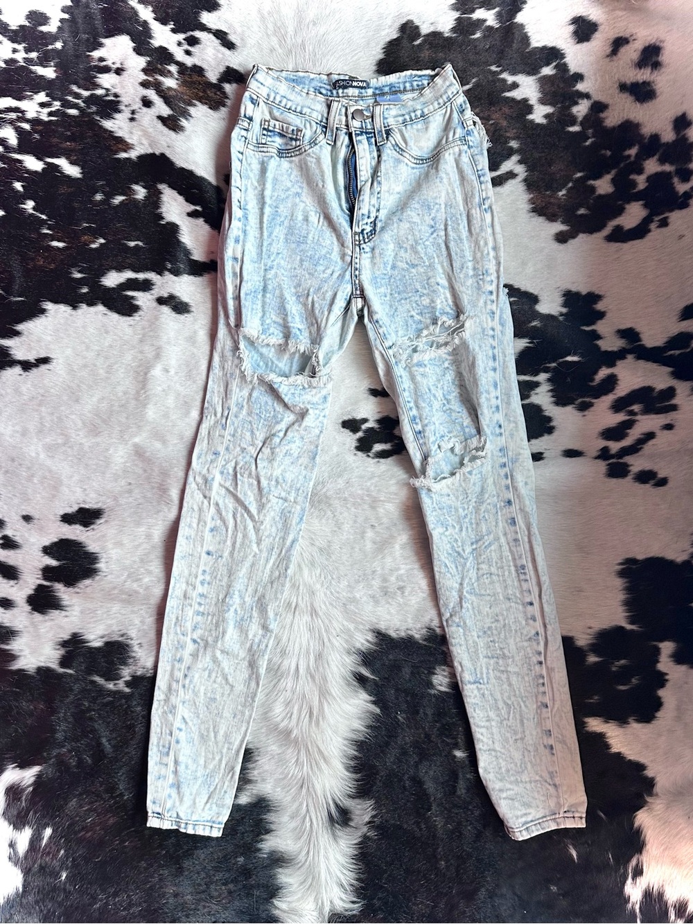 Fashion Nova Light Acid Wash Very Stretchy Denim Jeans with Holes